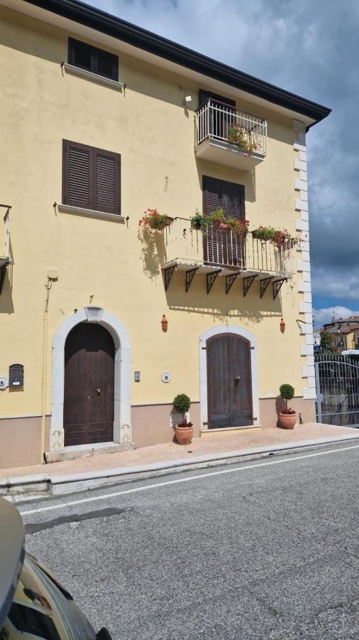 Core A Core Rooms Santo Stefano del Sole Екстер'єр фото